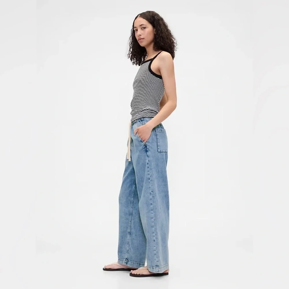 NWT! GAP Light Wash High Rise Pull-On Wide-Leg Jeans - Size Small 🩷 #805640 - Picture 3 of 10